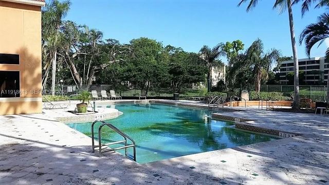 1760 Palm Cove Blvd 5-208, Delray Beach, FL 33445