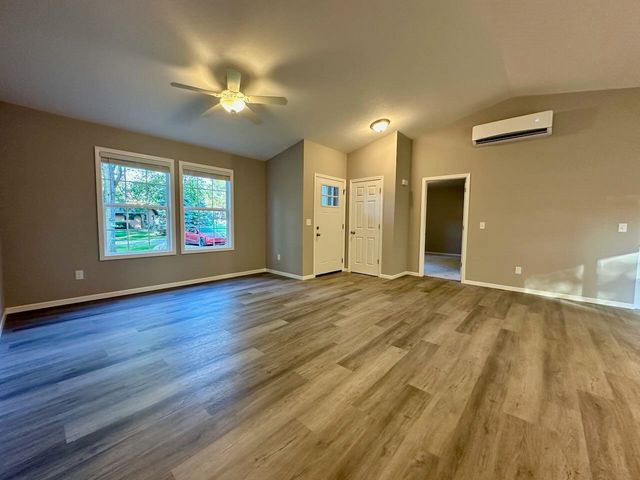 2588 E Greendale Drive, Saginaw Twp, MI 48603
