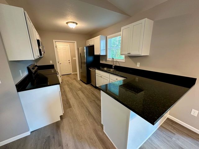 2588 E Greendale Drive, Saginaw Twp, MI 48603