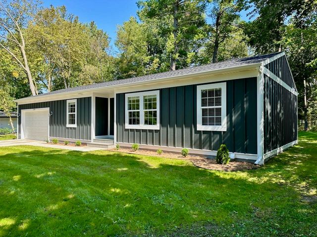 2588 E Greendale Drive, Saginaw Twp, MI 48603