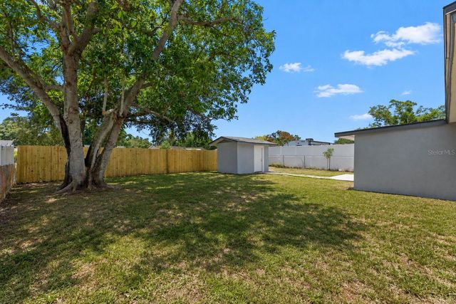 7025 PARLIAMENT DRIVE, Tampa, FL 33619