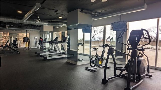 600 E 8th St Street 3T, Kansas City, MO 64106