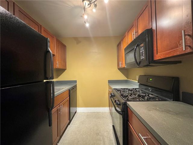 600 E 8th St Street 3T, Kansas City, MO 64106