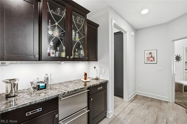 7230 Brighton Park Court, Chagrin Falls, OH 44023