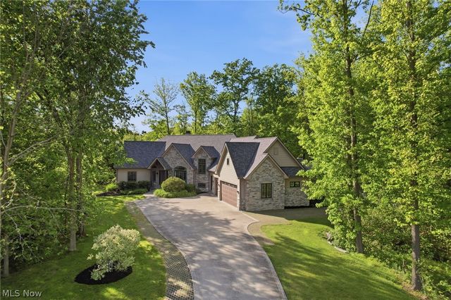 7230 Brighton Park Court, Chagrin Falls, OH 44023