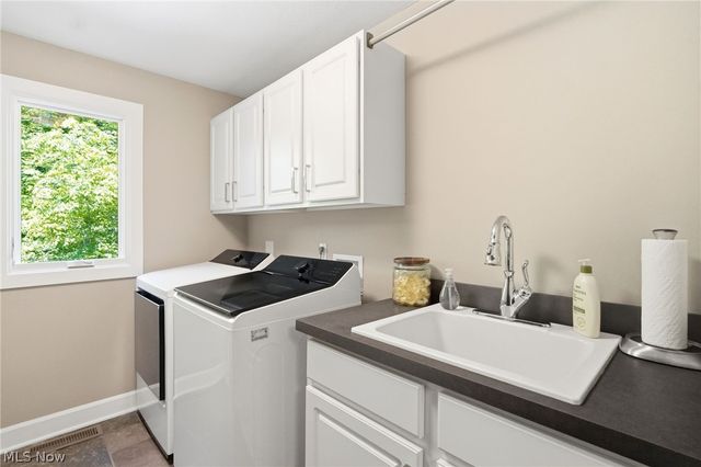 7230 Brighton Park Court, Chagrin Falls, OH 44023