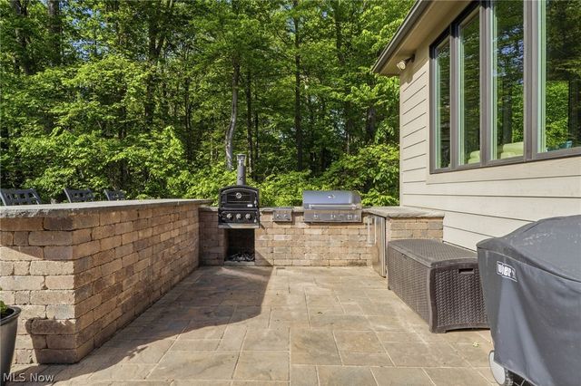 7230 Brighton Park Court, Chagrin Falls, OH 44023