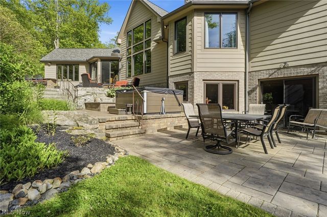 7230 Brighton Park Court, Chagrin Falls, OH 44023