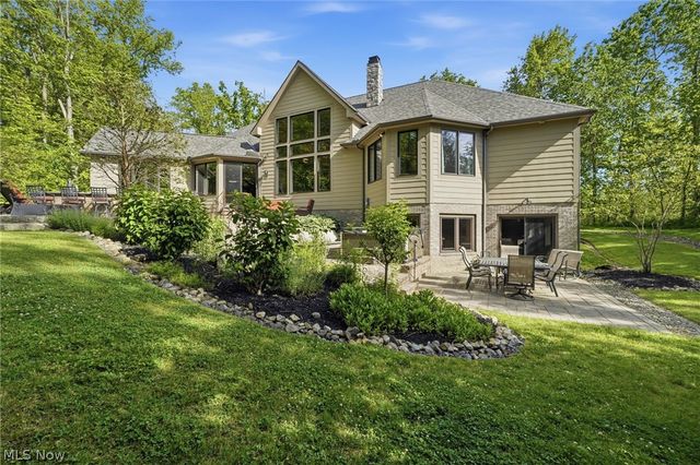 7230 Brighton Park Court, Chagrin Falls, OH 44023