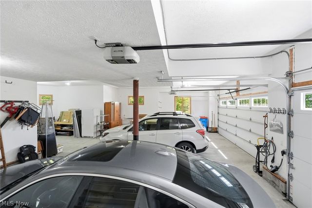 7230 Brighton Park Court, Chagrin Falls, OH 44023