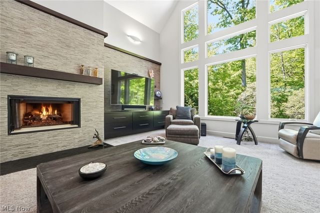 7230 Brighton Park Court, Chagrin Falls, OH 44023