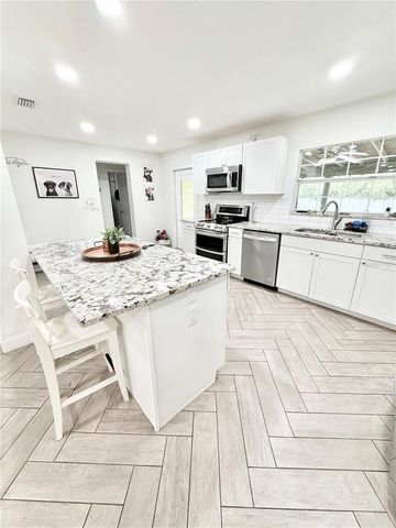 626 74TH STREET N, St Petersburg, FL 33710