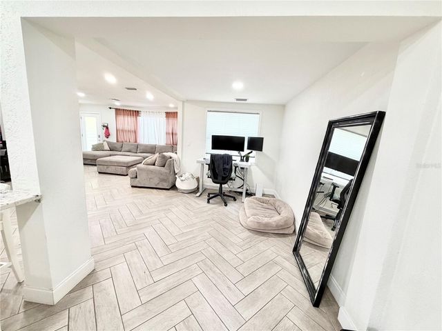 626 74TH STREET N, St Petersburg, FL 33710