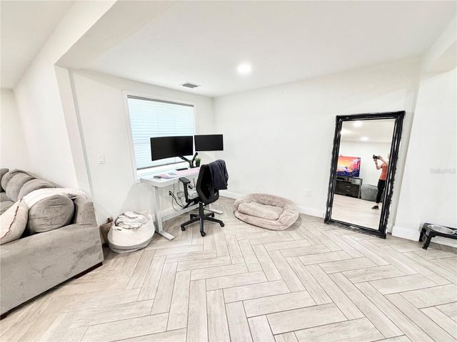 626 74TH STREET N, St Petersburg, FL 33710
