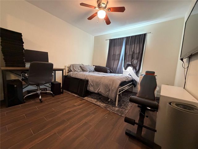 626 74TH STREET N, St Petersburg, FL 33710