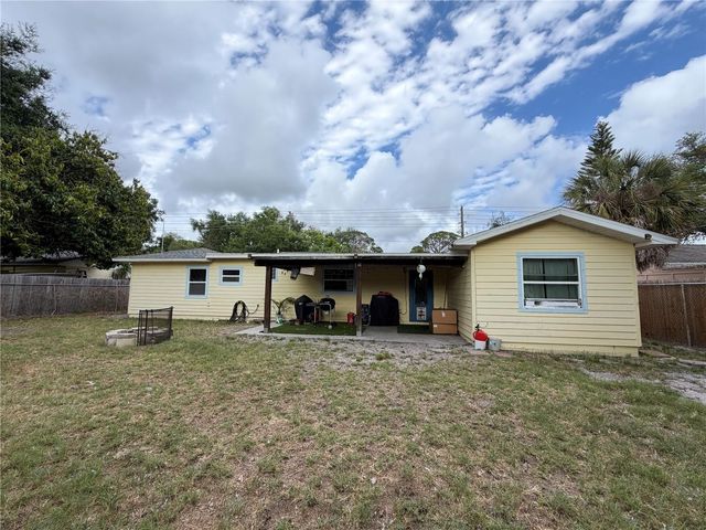 626 74TH STREET N, St Petersburg, FL 33710