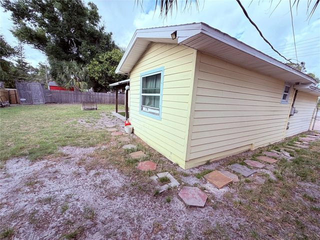 626 74TH STREET N, St Petersburg, FL 33710
