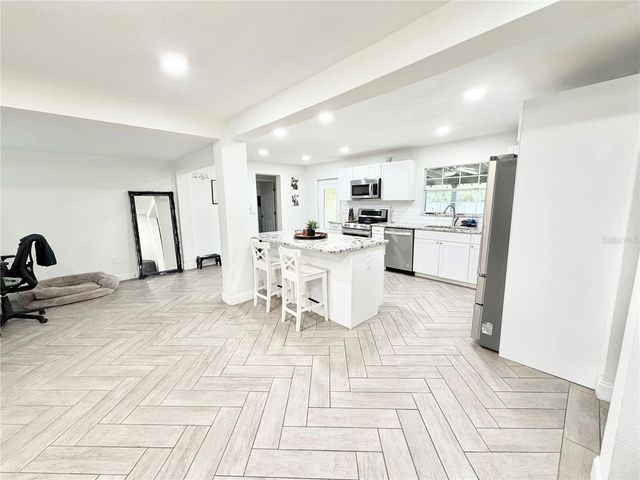 626 74TH STREET N, St Petersburg, FL 33710