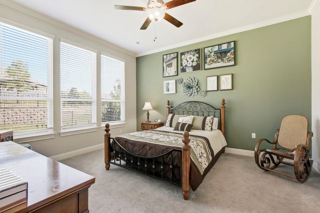 305 Iron Rail LN, Georgetown, TX 78633