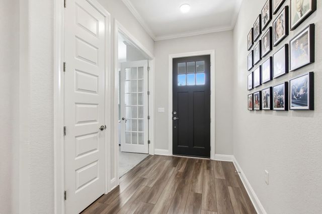 305 Iron Rail LN, Georgetown, TX 78633