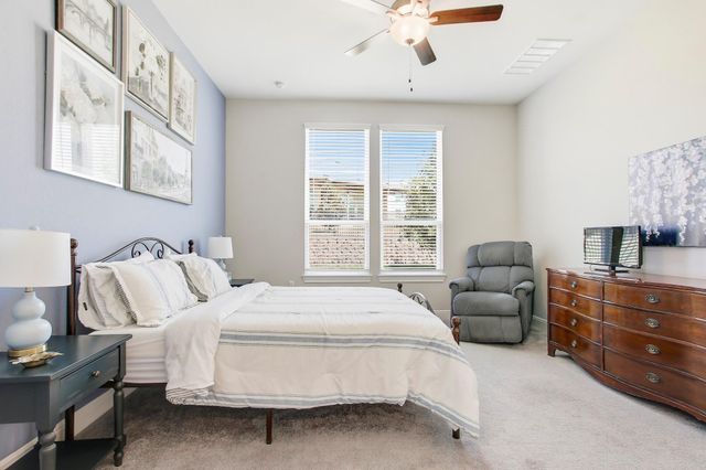 305 Iron Rail LN, Georgetown, TX 78633