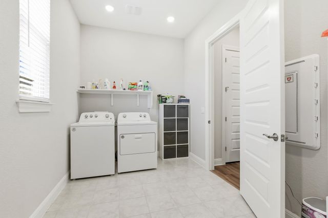 305 Iron Rail LN, Georgetown, TX 78633