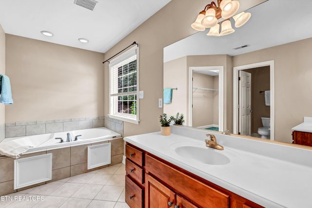 1917 Ridge Oak Lane, Knoxville, TN 37922
