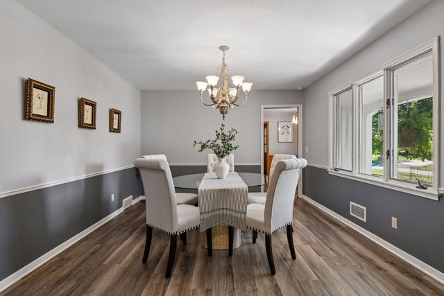 4730 Fairhills Road E, Minnetonka, MN 55345