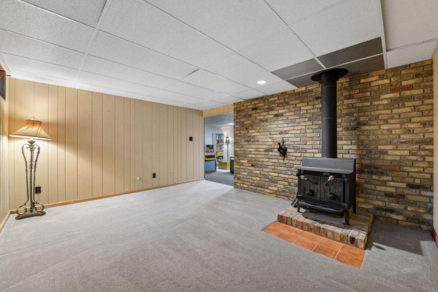 4730 Fairhills Road E, Minnetonka, MN 55345