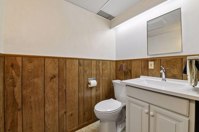 4730 Fairhills Road E, Minnetonka, MN 55345