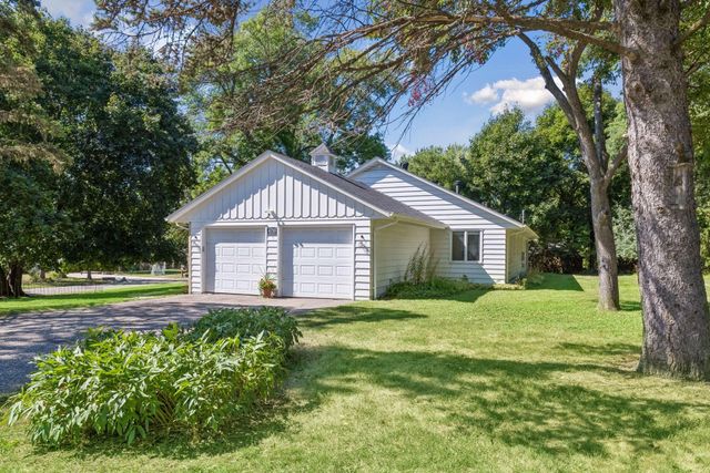 4730 Fairhills Road E, Minnetonka, MN 55345