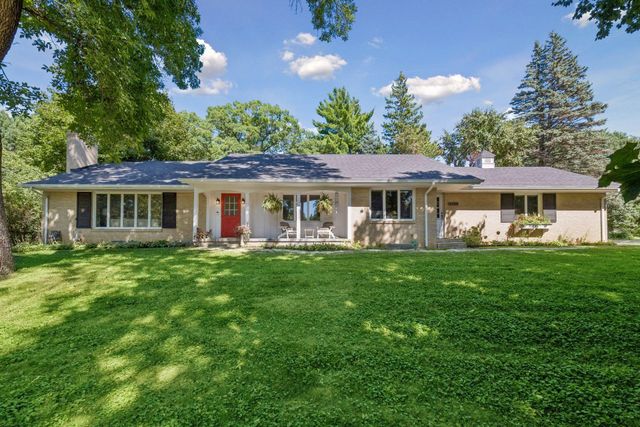 4730 Fairhills Road E, Minnetonka, MN 55345