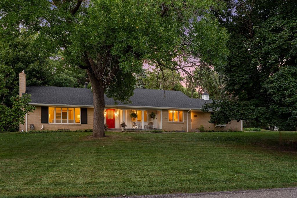 4730 Fairhills Road E, Minnetonka, MN 55345 — exterior