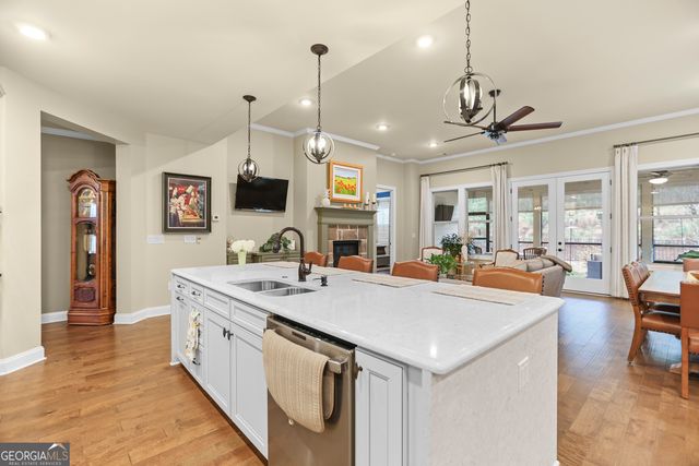 523 Hazelnut Drive, Peachtree City, GA 30269