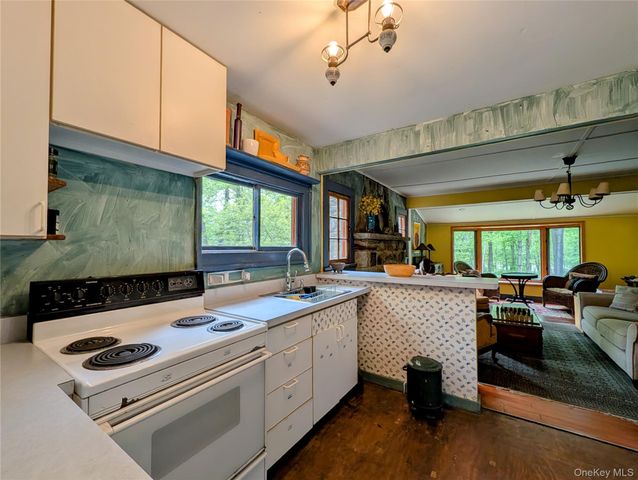 628 Lake Shore Drive, Smallwood, NY 12778