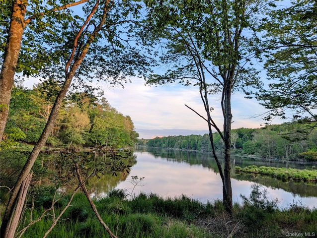 628 Lake Shore Drive, Smallwood, NY 12778