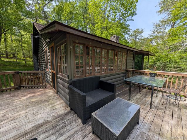 628 Lake Shore Drive, Smallwood, NY 12778