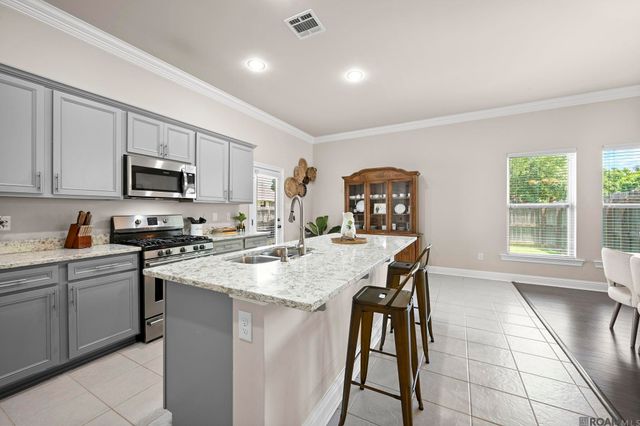 12175 Grand Wood Ave, Gonzales, LA 70737