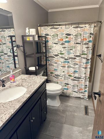 6129 Dakota Ave Avenue, Madison, SD 57042