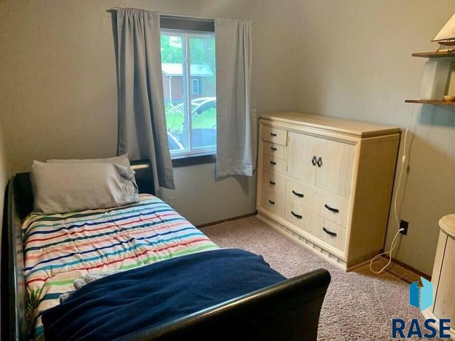 6129 Dakota Ave Avenue, Madison, SD 57042