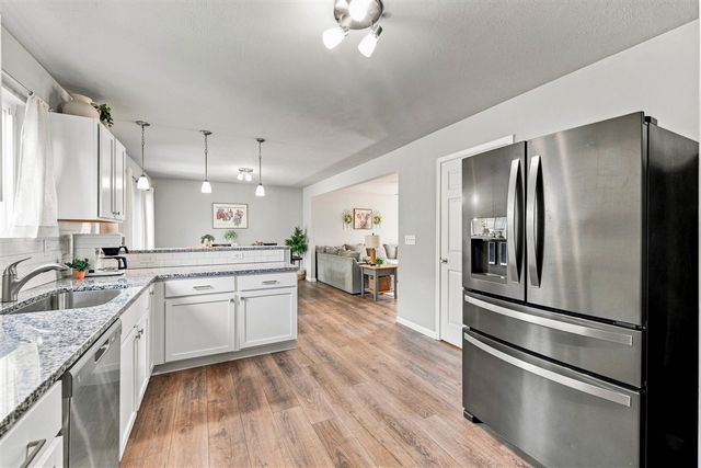 47321 Silver Oaks Boulevard, Mattawan, MI 49071