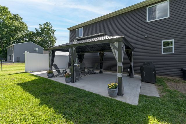 47321 Silver Oaks Boulevard, Mattawan, MI 49071
