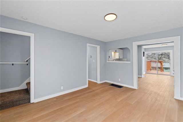 5752 College Avenue, Kansas City, MO 64130