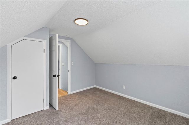 5752 College Avenue, Kansas City, MO 64130