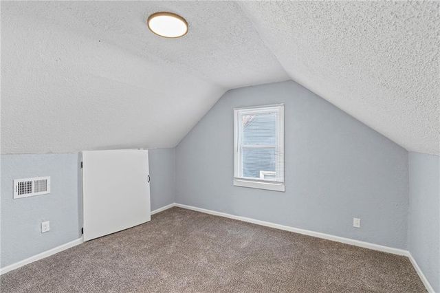 5752 College Avenue, Kansas City, MO 64130