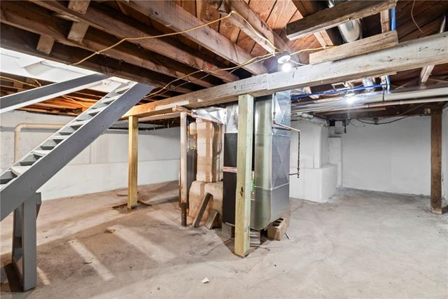 5752 College Avenue, Kansas City, MO 64130