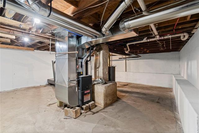 5752 College Avenue, Kansas City, MO 64130