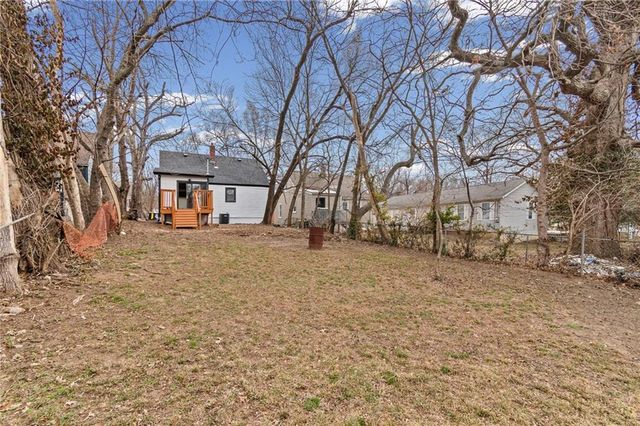 5752 College Avenue, Kansas City, MO 64130