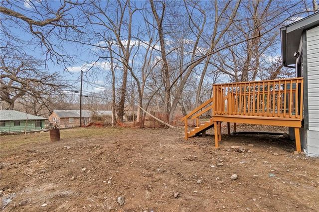 5752 College Avenue, Kansas City, MO 64130