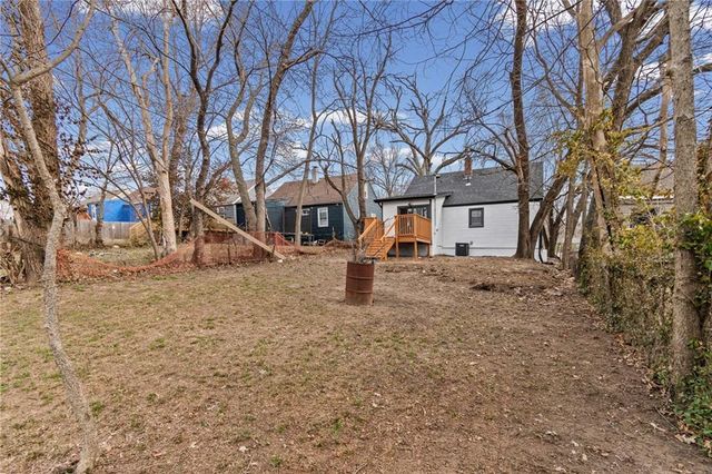 5752 College Avenue, Kansas City, MO 64130